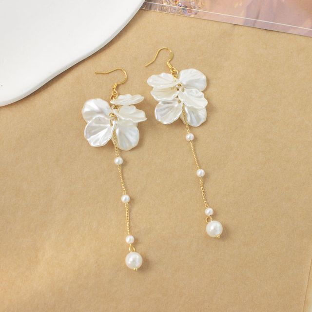On Earring Petal Drop Faux / Pearl Clip