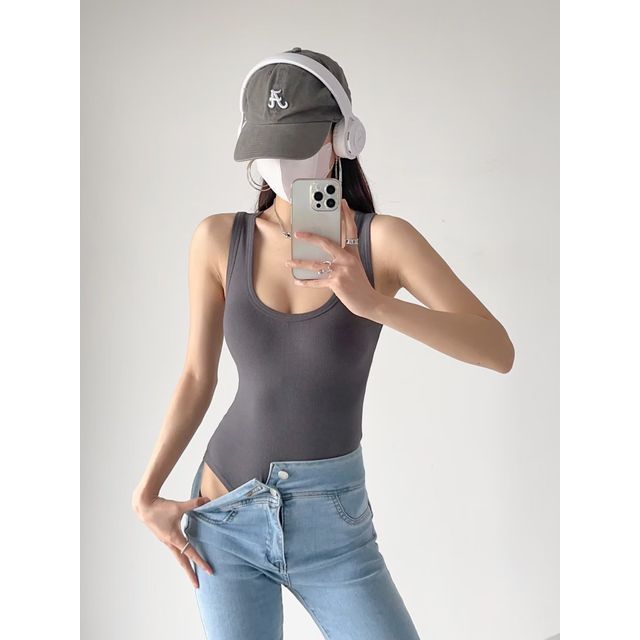 Sleeveless Bodysuit Neck Scoop Top Plain