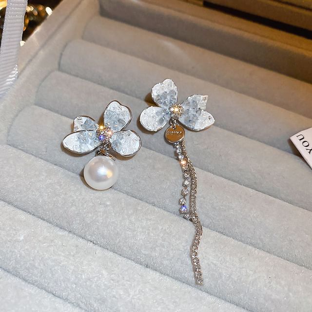 / Floral Alloy Pearl Designs) Faux Earring (Various Bow