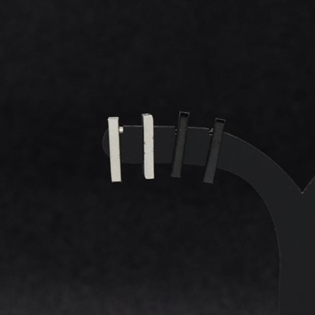 Bar Ear Stud
