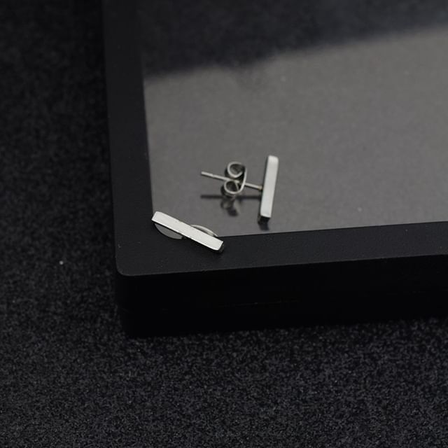 Bar Ear Stud