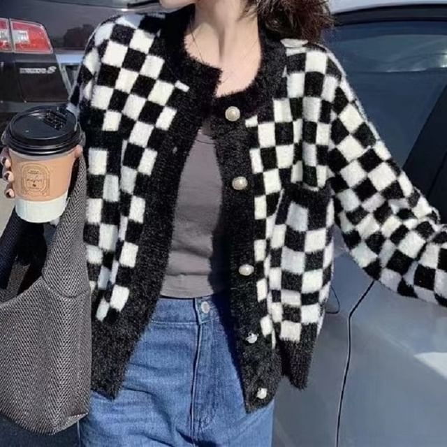 Crew Cardigan Neck Checkerboard