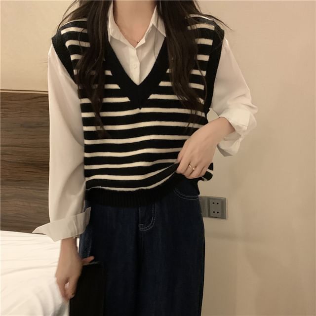 Striped Knit V-Neck Vest