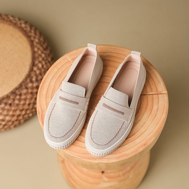 Trim Platform Contrast Slip-Ons