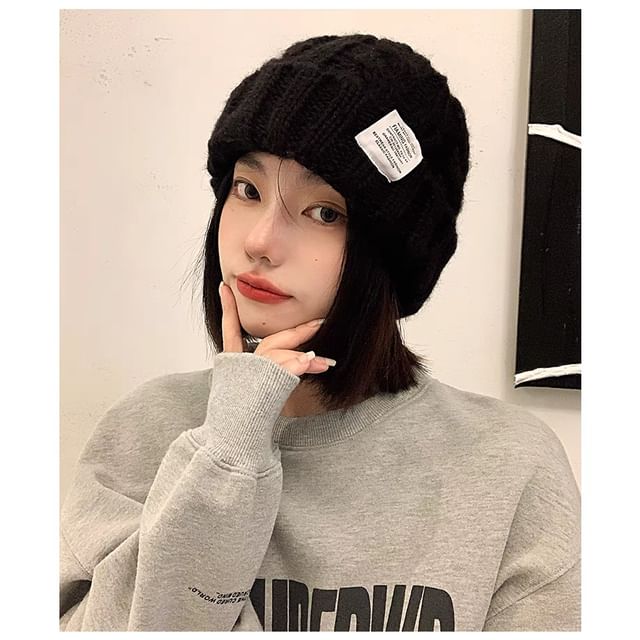 Lettering Beanie Applique Knit