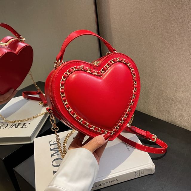 Crossbody Heart Chained Bag