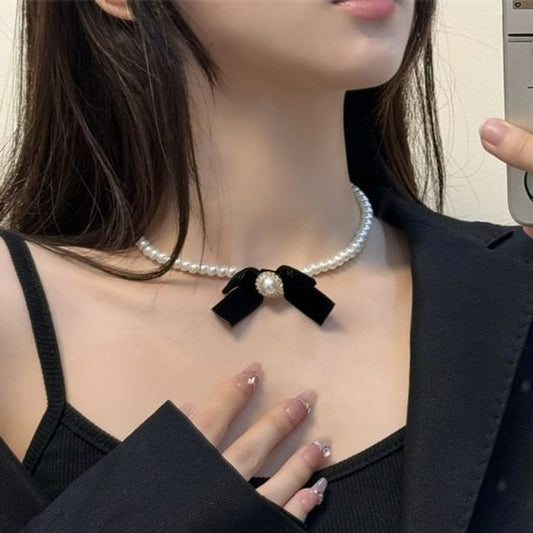 Pearl Faux Bow Velvet Necklace