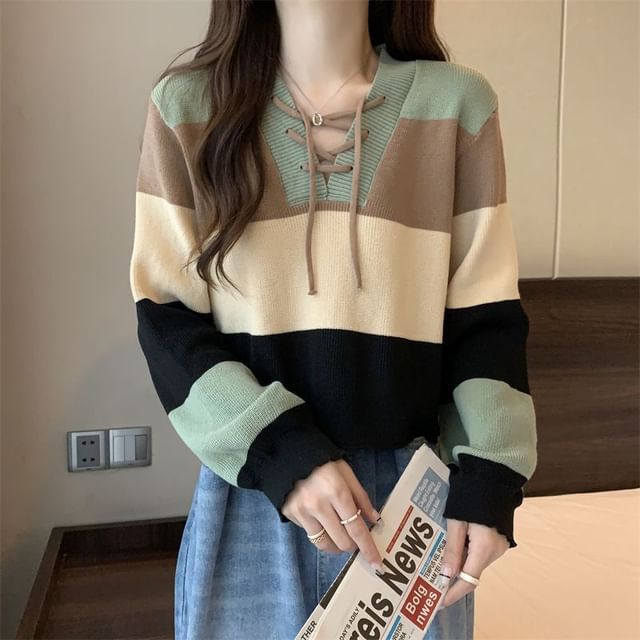 Sweater V-Neck Color Lace-Up Block
