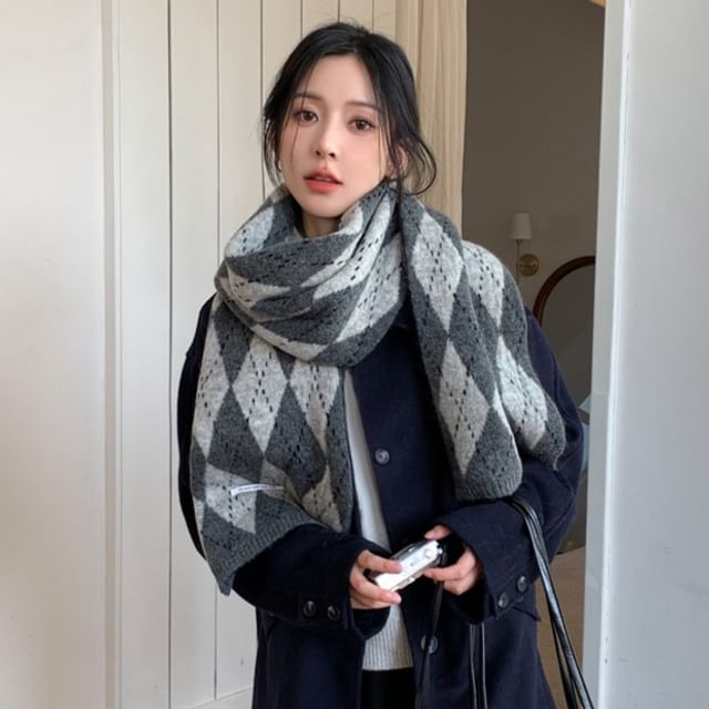 Scarf Knit Argyle