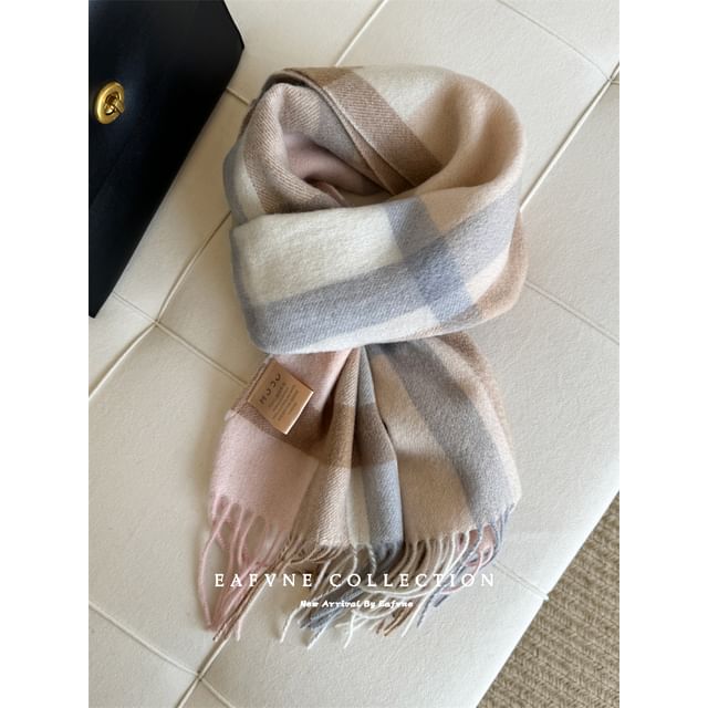 Wool Lettering Plaid Applique Fringed Scarf