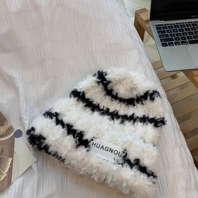 Beanie Striped Lettering