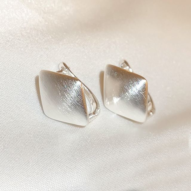 Tone Earring (Various Silver Designs)