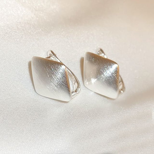 Tone Earring (Various Silver Designs)