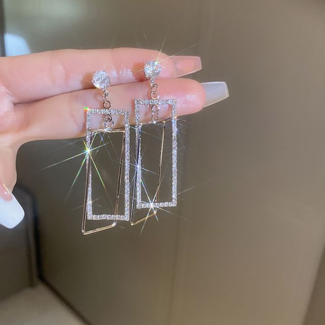 (Various Silver Tone Earring Designs)