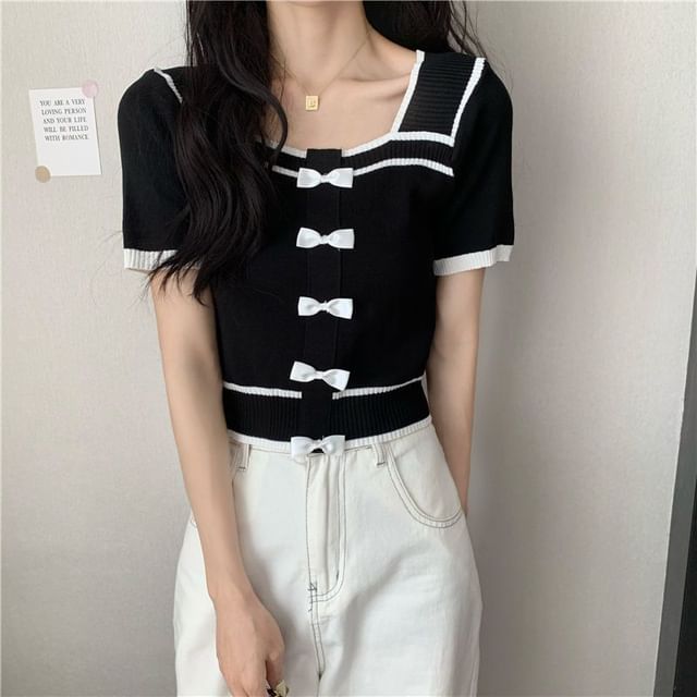 Square Top Short-Sleeve Neck Knit Bow