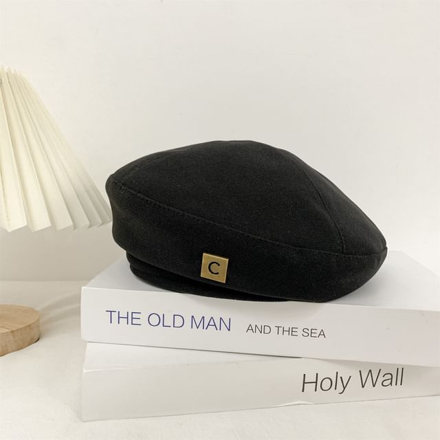 Beret Lettering Plain