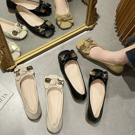 Bow Toe Square Flats Accent