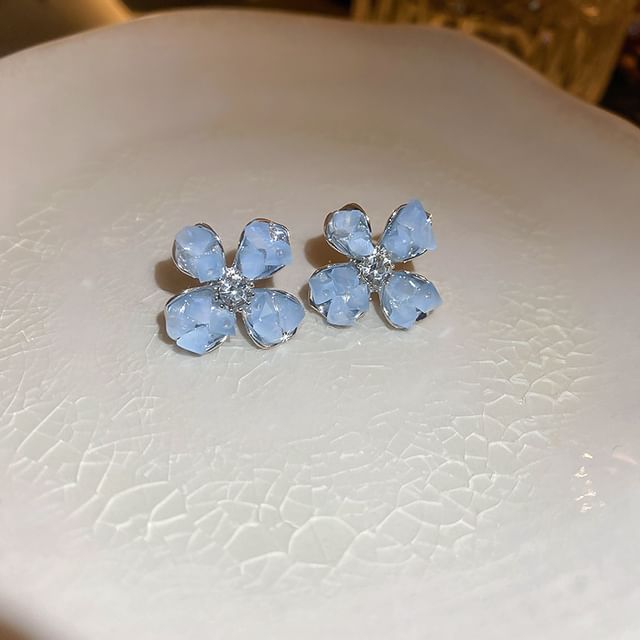 Faux (Various Crystal Alloy Butterfly Designs) Stud Earring / Floral Pearl