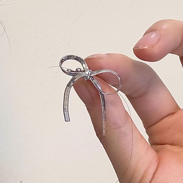 Bow Snake Chain Ear Cuff