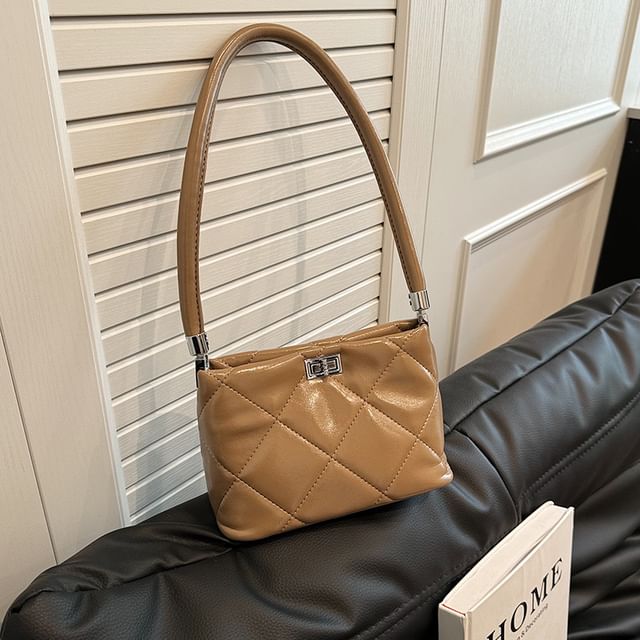 Bucket Bag Quilted Twisted