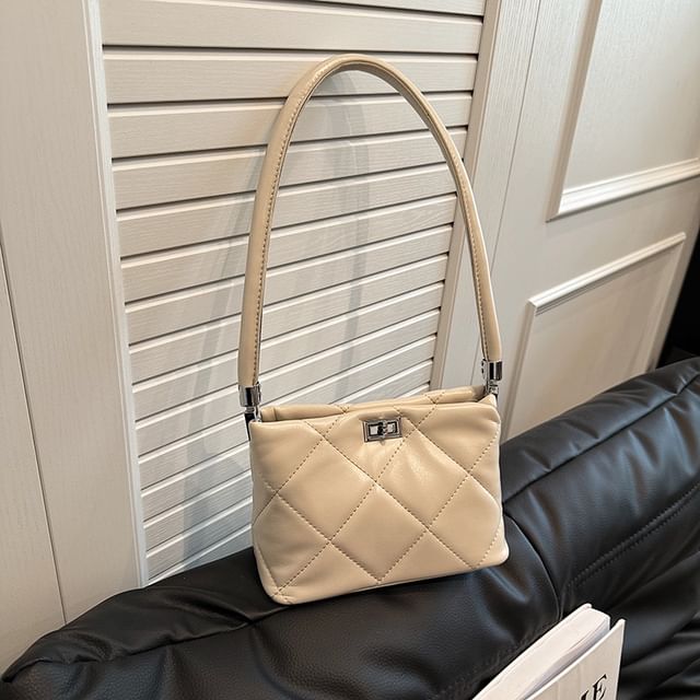 Bucket Bag Quilted Twisted