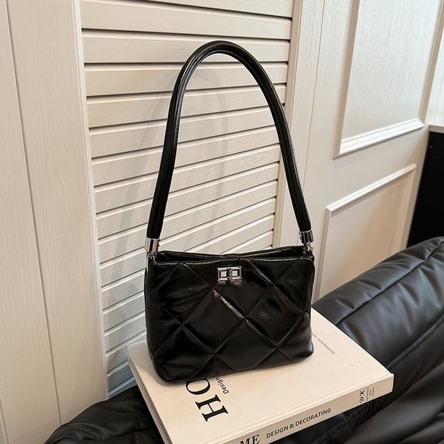 Bucket Bag Quilted Twisted