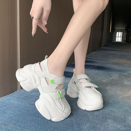 Cutout Sneakers Platform Panel
