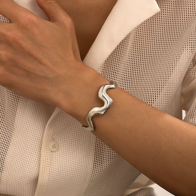 Wavy Alloy Choker (Various Designs)