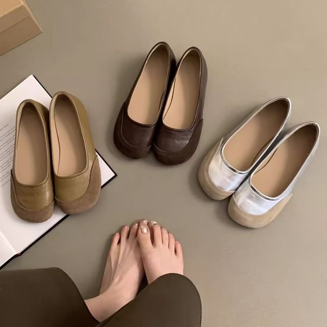 Round Faux Flats Leather Toe