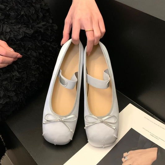 Mary Square Bow Toe Jane Flats