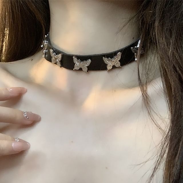 Faux Leather Choker Butterfly