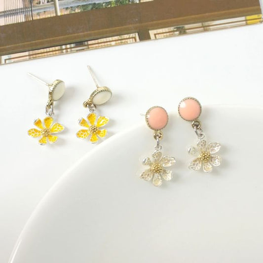 Earring On Drop / Clip Flower