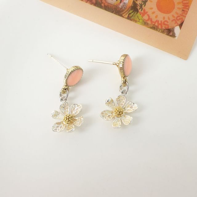 Earring On Drop / Clip Flower