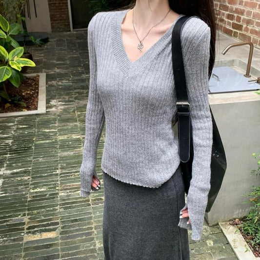 Long Sleeve V-Neck Ribbed Top Paired with Maxi Flared Skirt