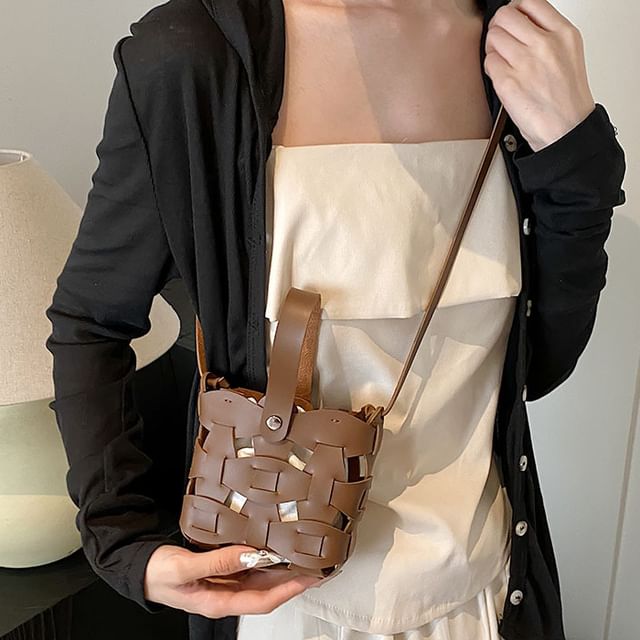 Cutout Bag Bucket Woven