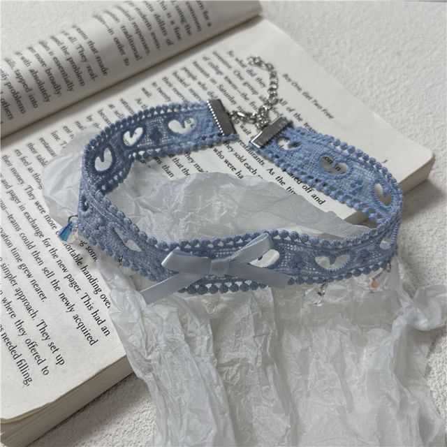 Choker Heart Accent Cutout Ribbon