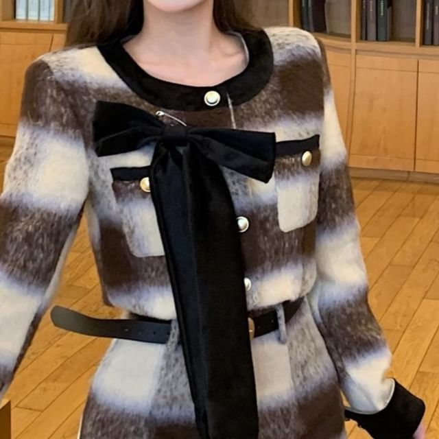 Trim / Bow Crop Contrast Accent Crew Skirt Jacket Rise Button-Up High Plaid Pencil Mini Neck