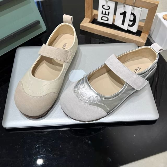 Mary Round Strap Leather Shoes Faux Adhesive Toe Jane