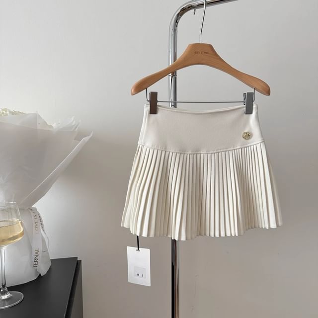 Lace Cuff Round Neck Beaded Tweed Hook And Eye Jacket / High Waist Plain Accordion Pleated Mini A-Line Skirt