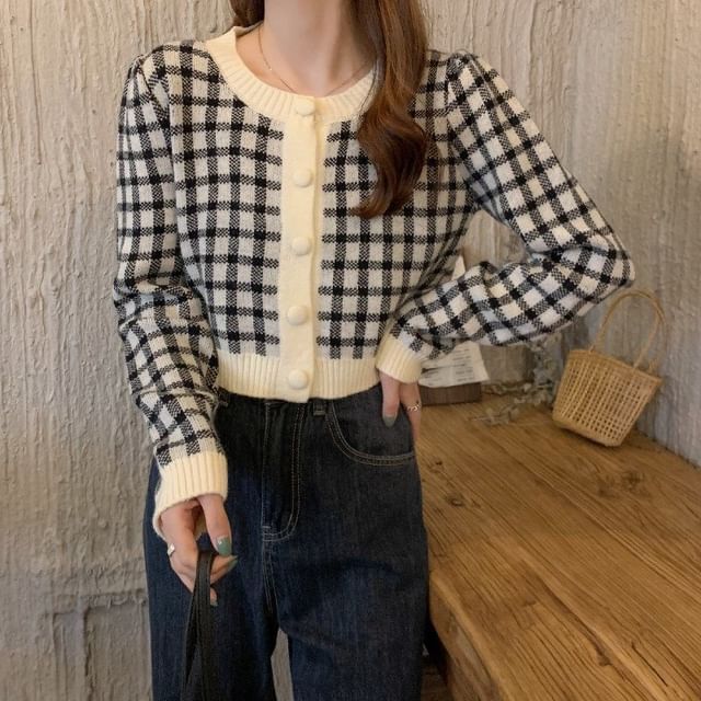 Checkered Round Neck Button Knitwear