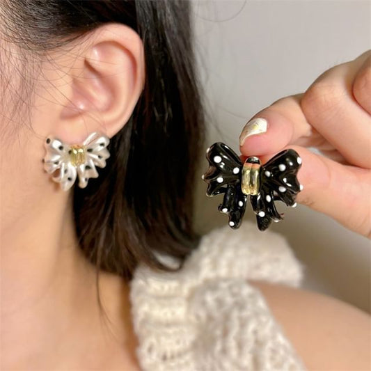 Bow Stud Earring
