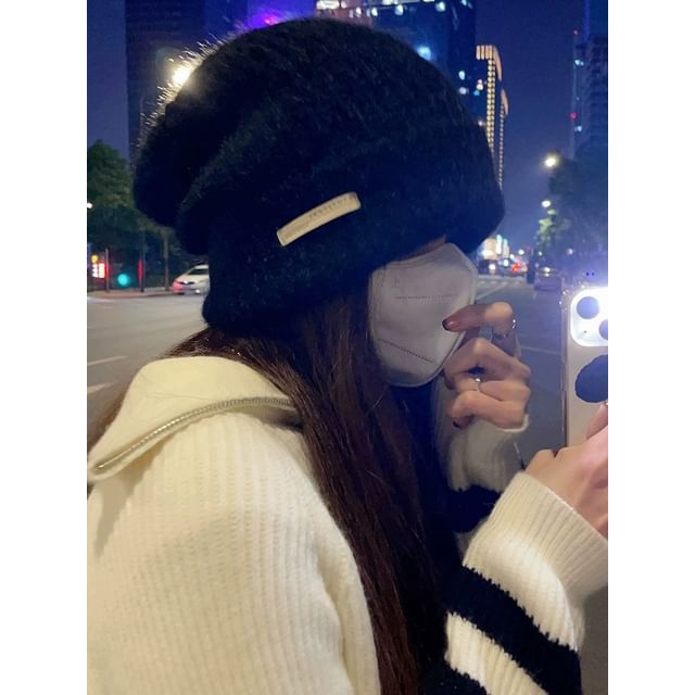 Plain Knit Applique / Ribbed Beanie