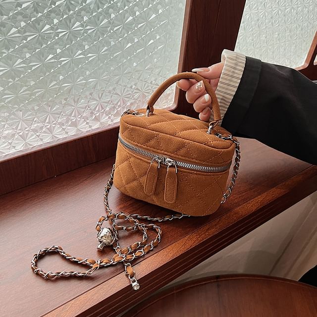 Quilted Chain Strap Bag Bucket