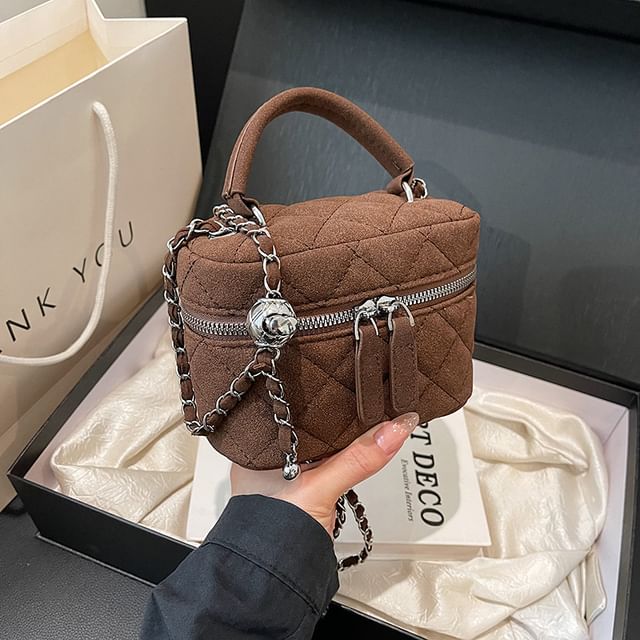 Quilted Chain Strap Bag Bucket