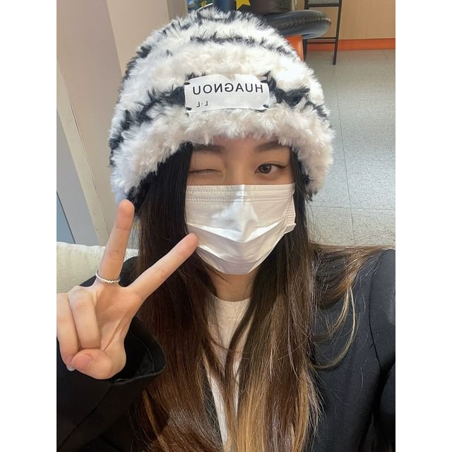 / Plain Fluffy Beanie Knit Cable