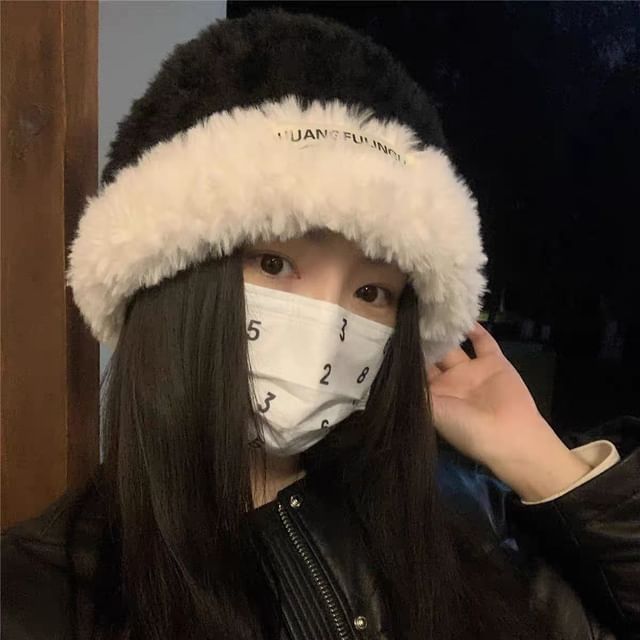 / Plain Fluffy Beanie Knit Cable