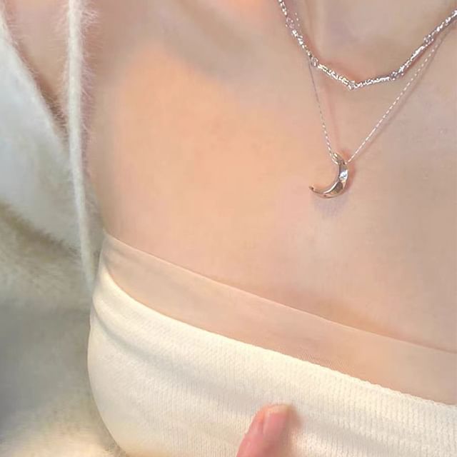 Moon Pendant Heart / Necklace