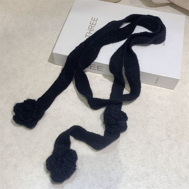 Detail Narrow Knit Flower Scarf