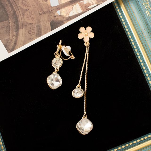 Alloy Dangle Rhinestone Earring Asymmetrical Floral