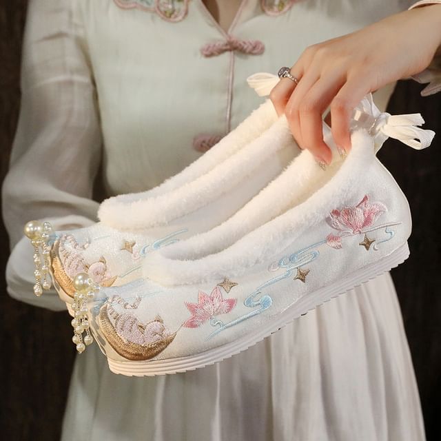 Trim Embroidered Fleece Flats